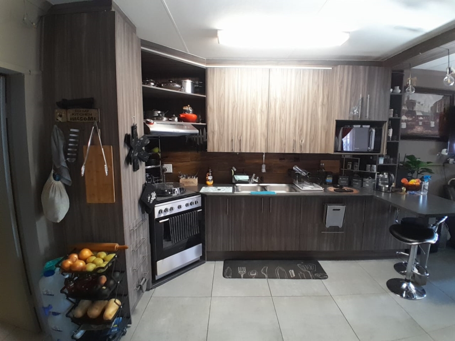 To Let 2 Bedroom Property for Rent in Kathu Northern Cape